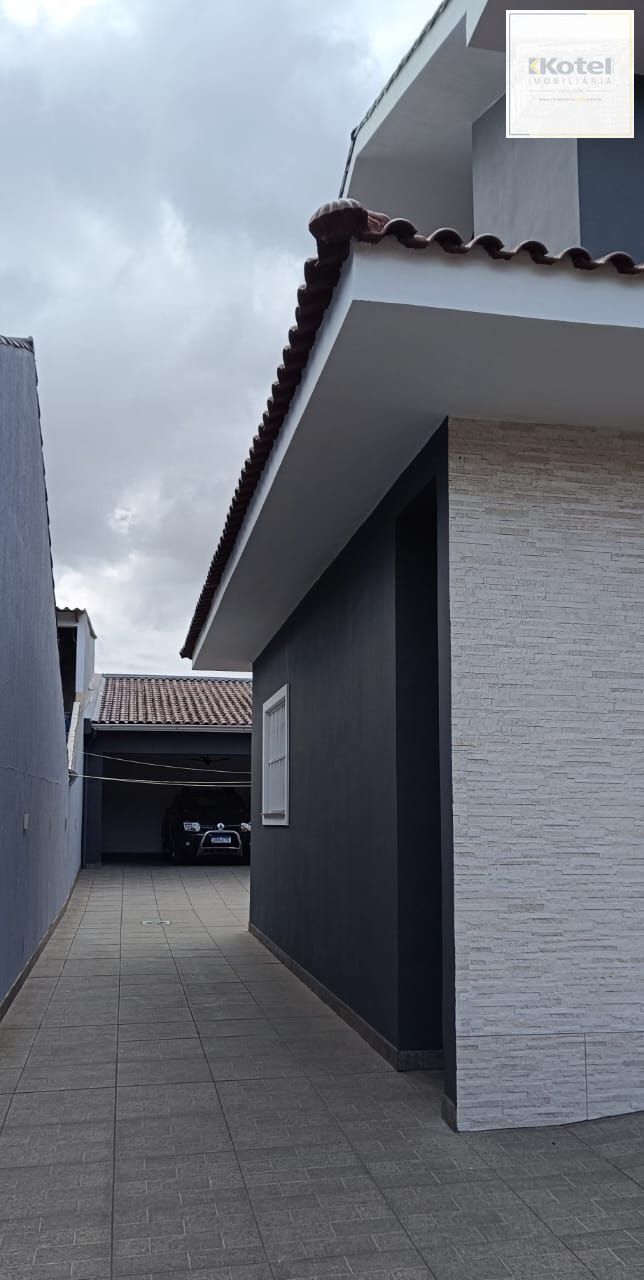Sobrado 233m² 05 dormitórios, 04 vagas, no Bairro Moinhos de Vento em Canoas
