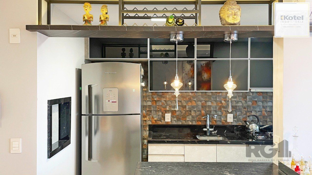 Apartamento dois dormitórios com duas vagas de garagem na Cidade Baixa