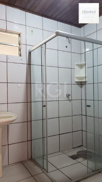 Casa em Porto Alegre, no bairro Hípica, com 2 dormitório(s), e 2 banheiros, à venda. — foto 4