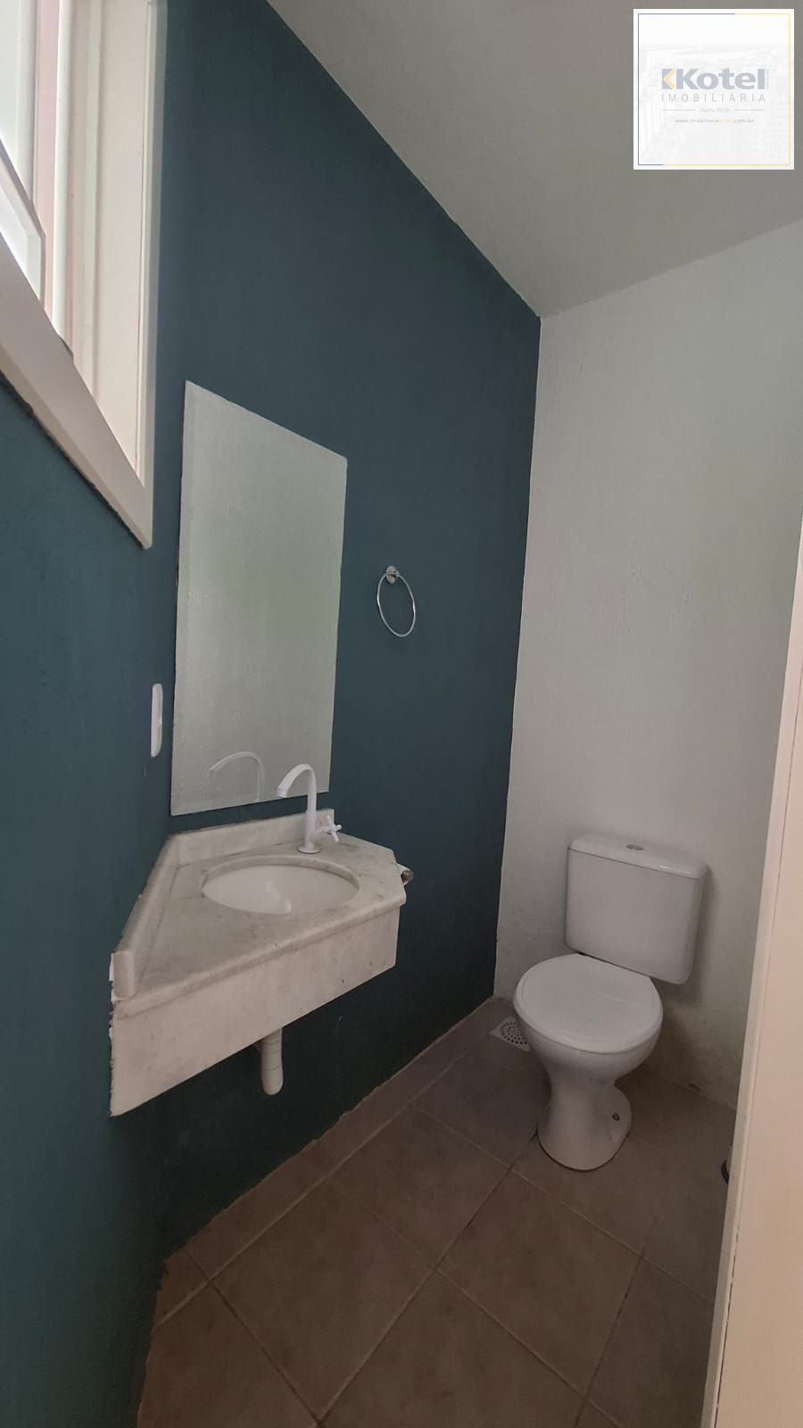 Excelente Casa / Sobrado na Zona Sul - Guarujá - Porto Alegre - preço competitivo!