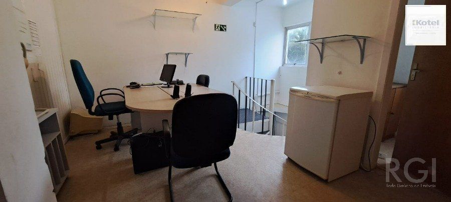 SALA COM 49,00M2 COM MEZANINO NA GOETH