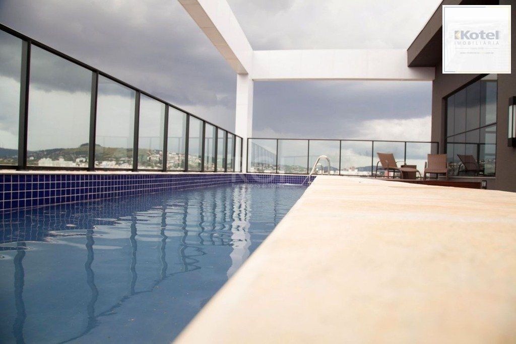 Apartamento com 3 quartos, 1 suíte, churrasqueira, 2 vagas, no bairro Cristal — foto 2