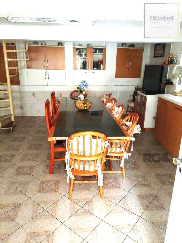 Casa 4 dormitórios no bairro Vila Ipiranga