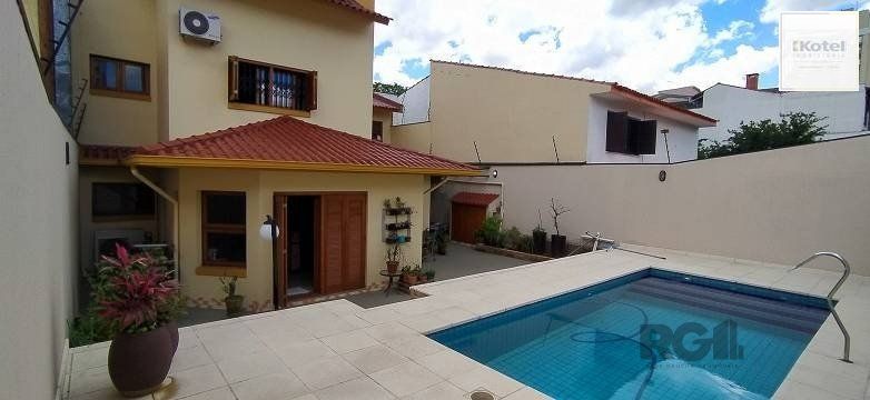 Excelente casa de 287m² com 3 dormitórios e 4 vagas. — foto 2