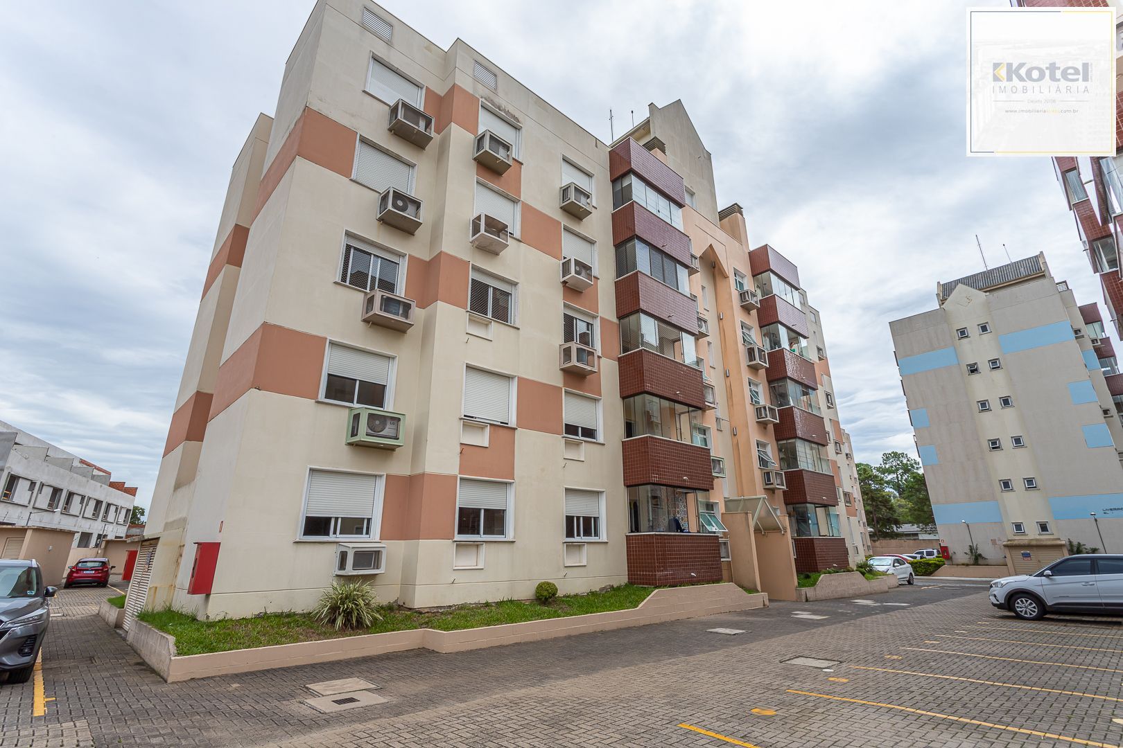 Apartamento de 2 dormitórios, vaga e infra