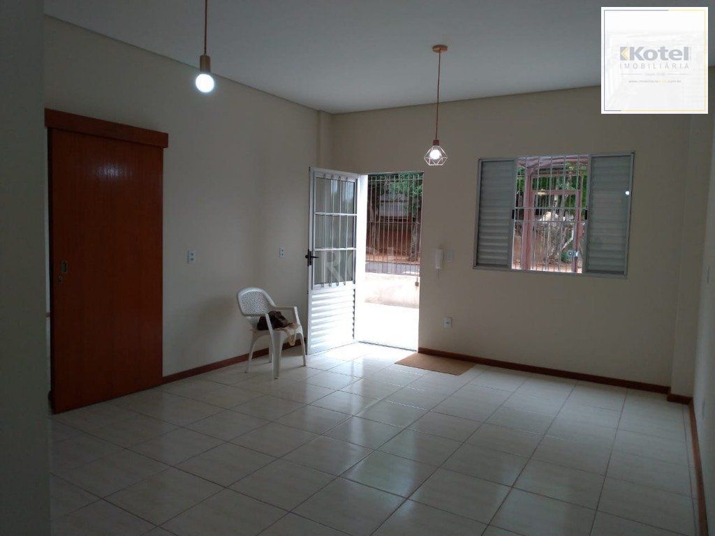 Apartamento de 4 dormitórios, sendo 2 suites, no bairro Petrópolis DESOCUPADO