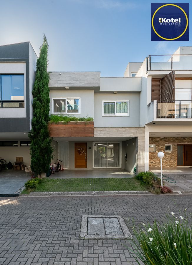 Casa em Condomínio com 4 quartos e 275m² à venda em Sarandi, Porto Alegre.