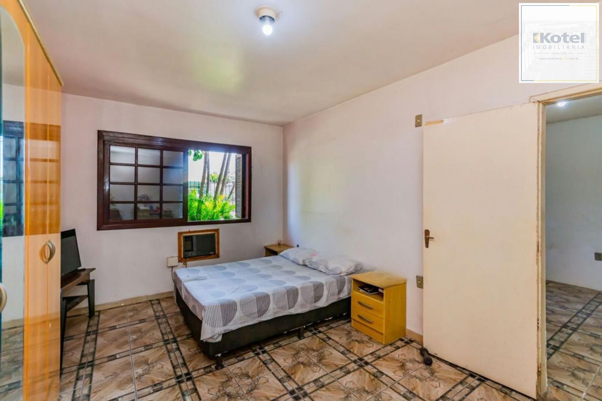 Casa com 3 quartos, 4 vagas e amplo pátio no Bairro Sarandí — foto 4