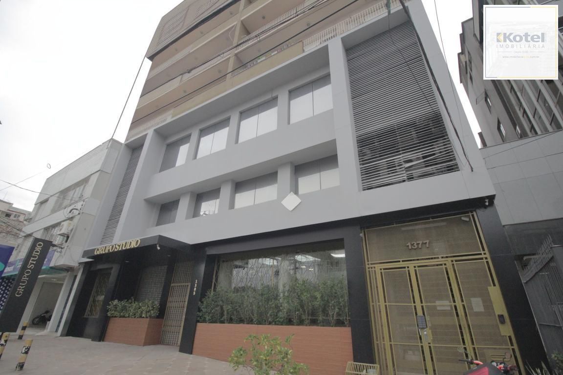 Apartamento 2 dormitórios com dependência 70m2 Moinhos de Vento Av. Cristóvão — foto 2
