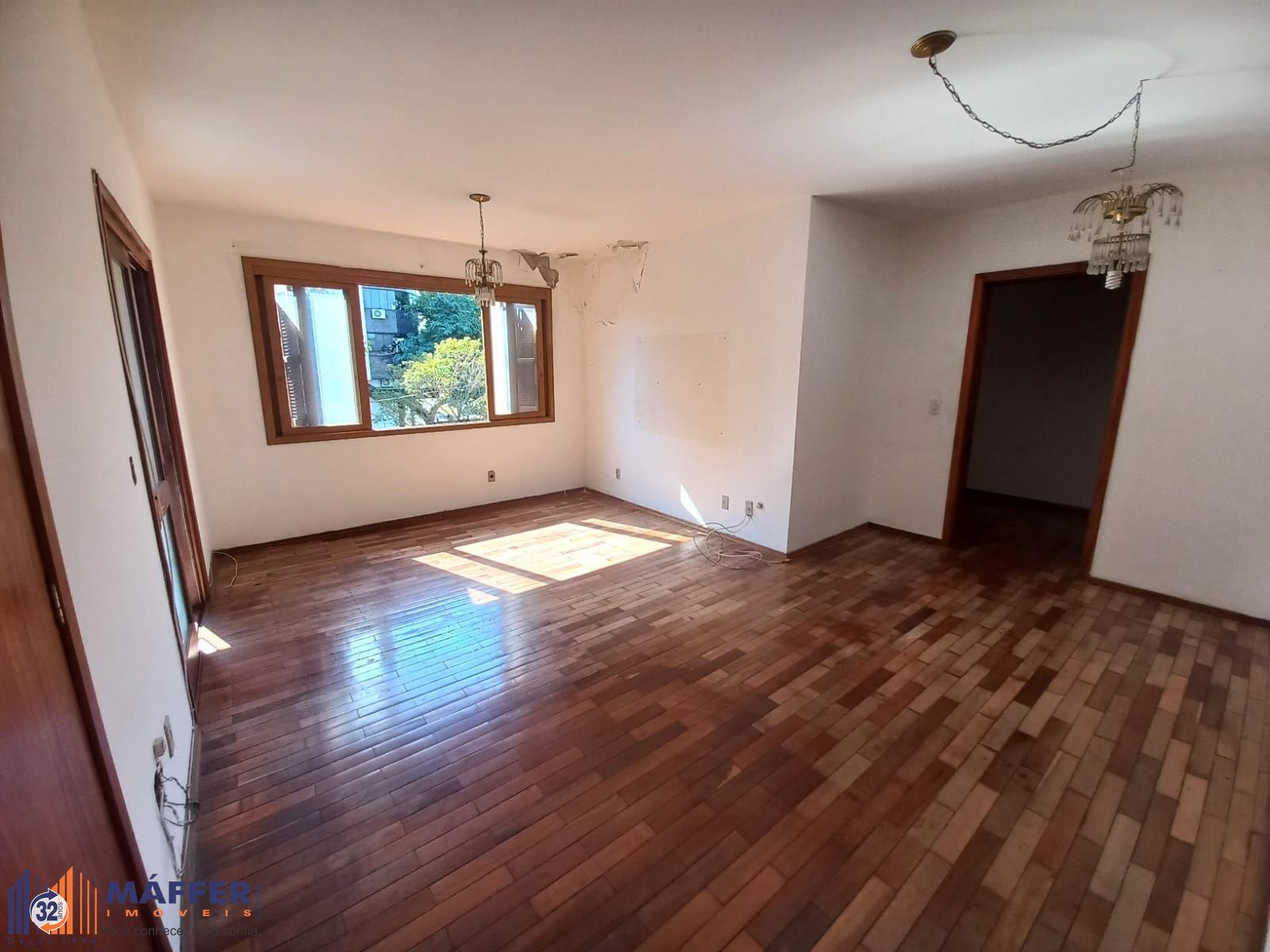 Apartamento com 3 quartos, 1 suíte, sacada e 3 vagas no Bairro jardim Itu