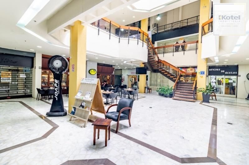 Loja térrea na Galeria Dr. Florêncio Ygartua - Bairro Moinhos de Vento