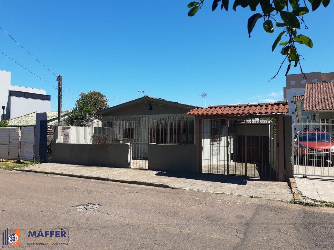 Casa com 3 quartos e 2 vagas de garagem coberta em Cachoerinha.
