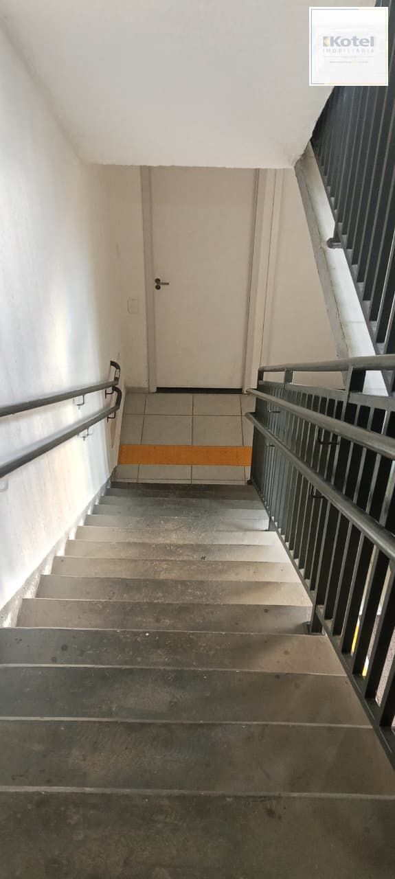 Apartamento com 02 quartos e 01 vaga no Bairro Jardim Leopoldina Porto Alegre — foto 2