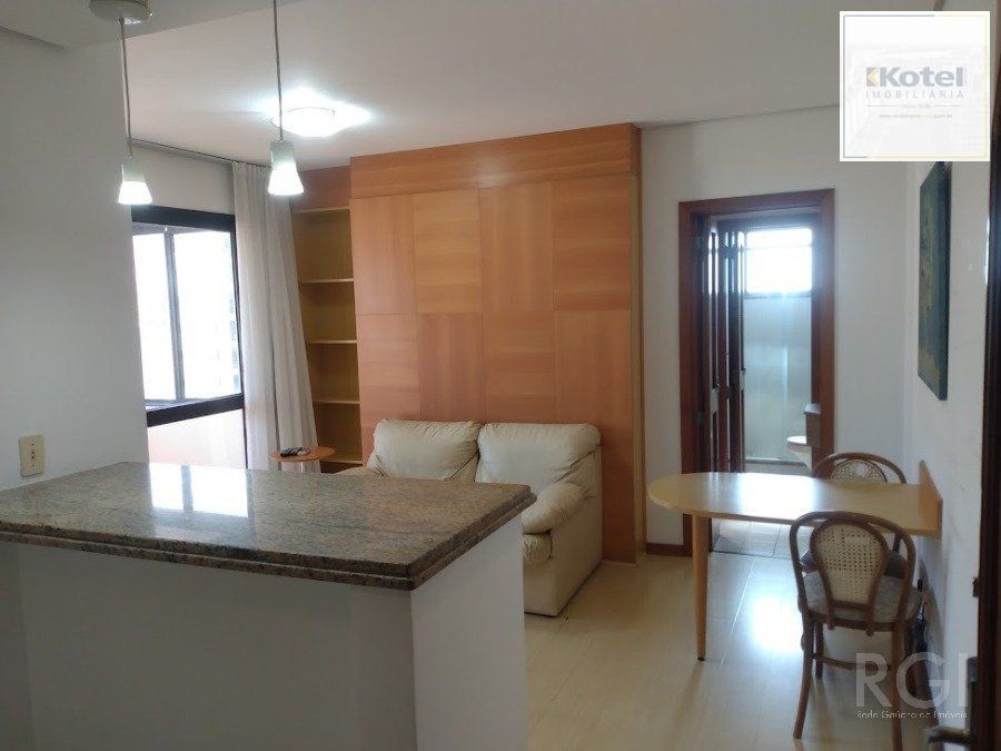 VENDO APARTAMENTO UM DORMITORIO BOM FIM ELEVADOR  1 VAGA — foto 3