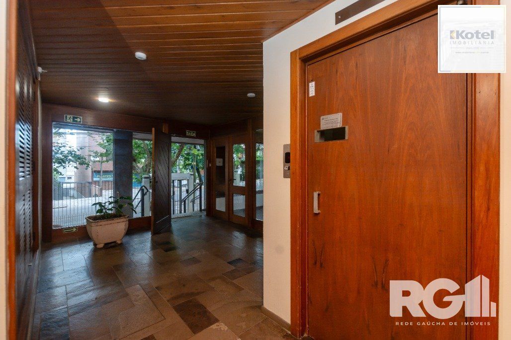 Apartamento Reformado! Com 3 dorm, sendo 1 suíte, 2 vagas na Rua Corte Real. — foto 5