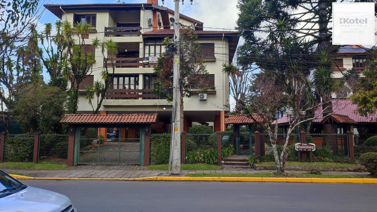 02-FACHADA