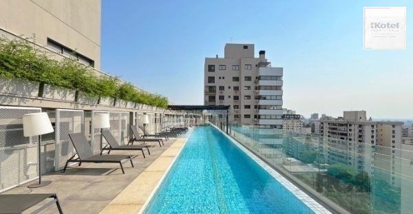 Apartamento no bairro Auxiliadora de 2 dormitórios vaga e infra DESOCUPADO