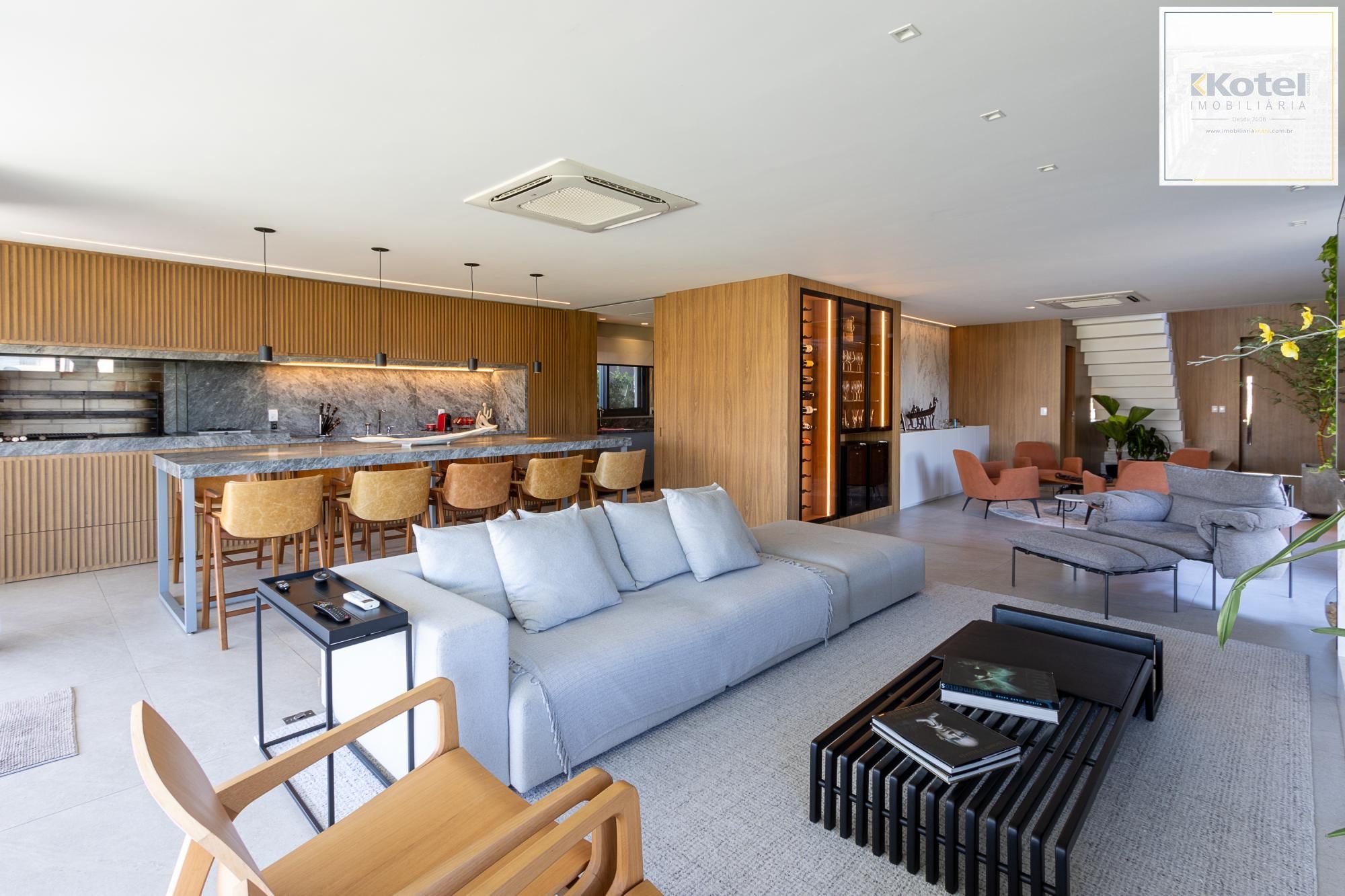 Casa em Condominio com 348m, 3 suites, 4 vagas de garagem em lote Molhado no Condominio Peninsula Ponta da Figueira.
