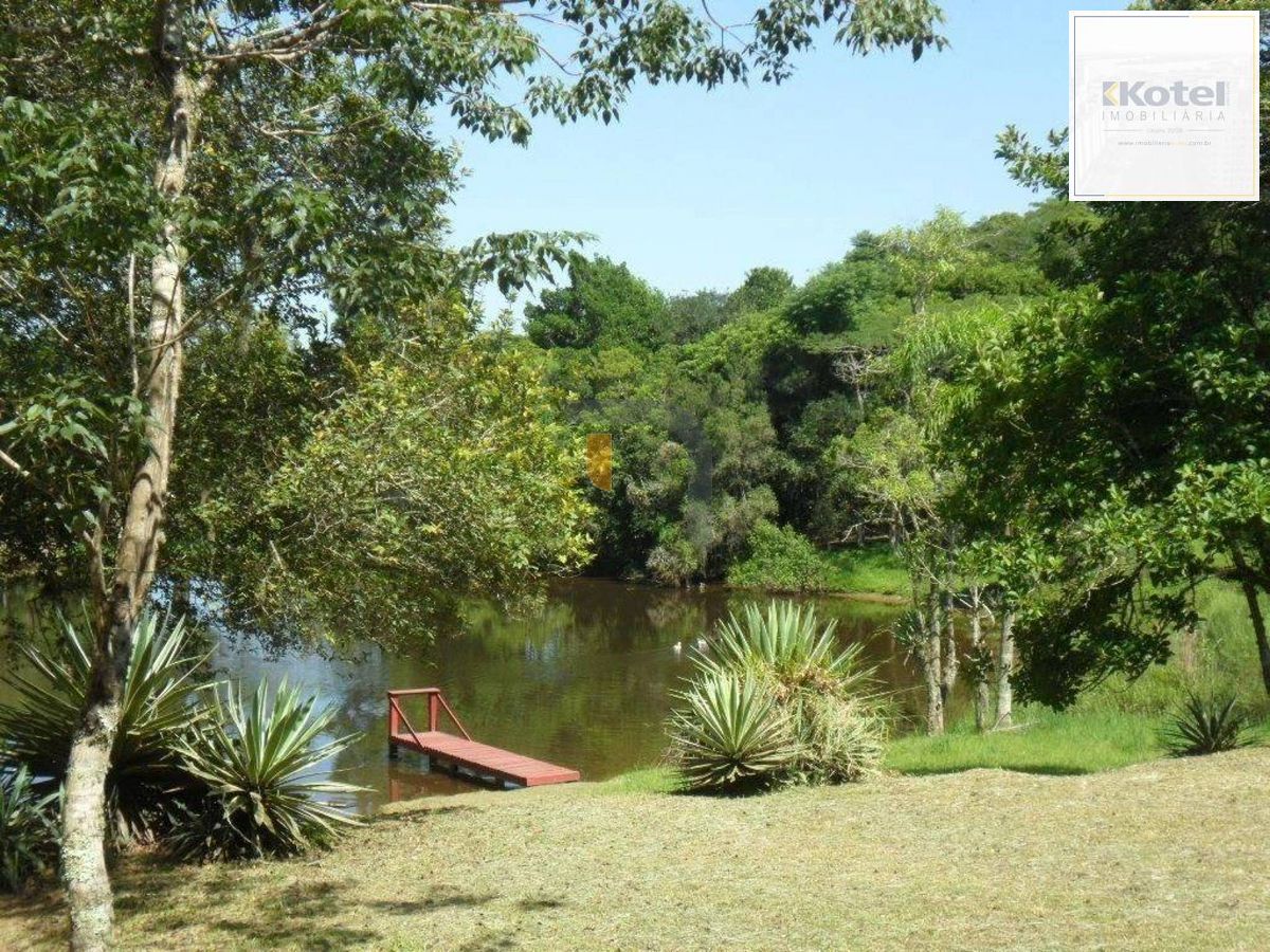 Terreno em condomínio fechado com açude, 2467m²