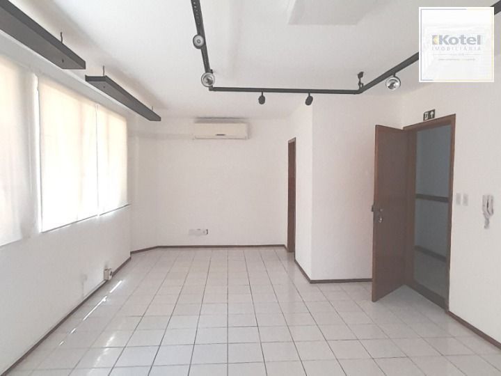 Sala comercial, no bairro Floresta, para venda — foto 4