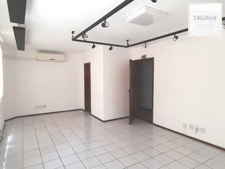 Sala comercial, no bairro Floresta, para venda — foto 5