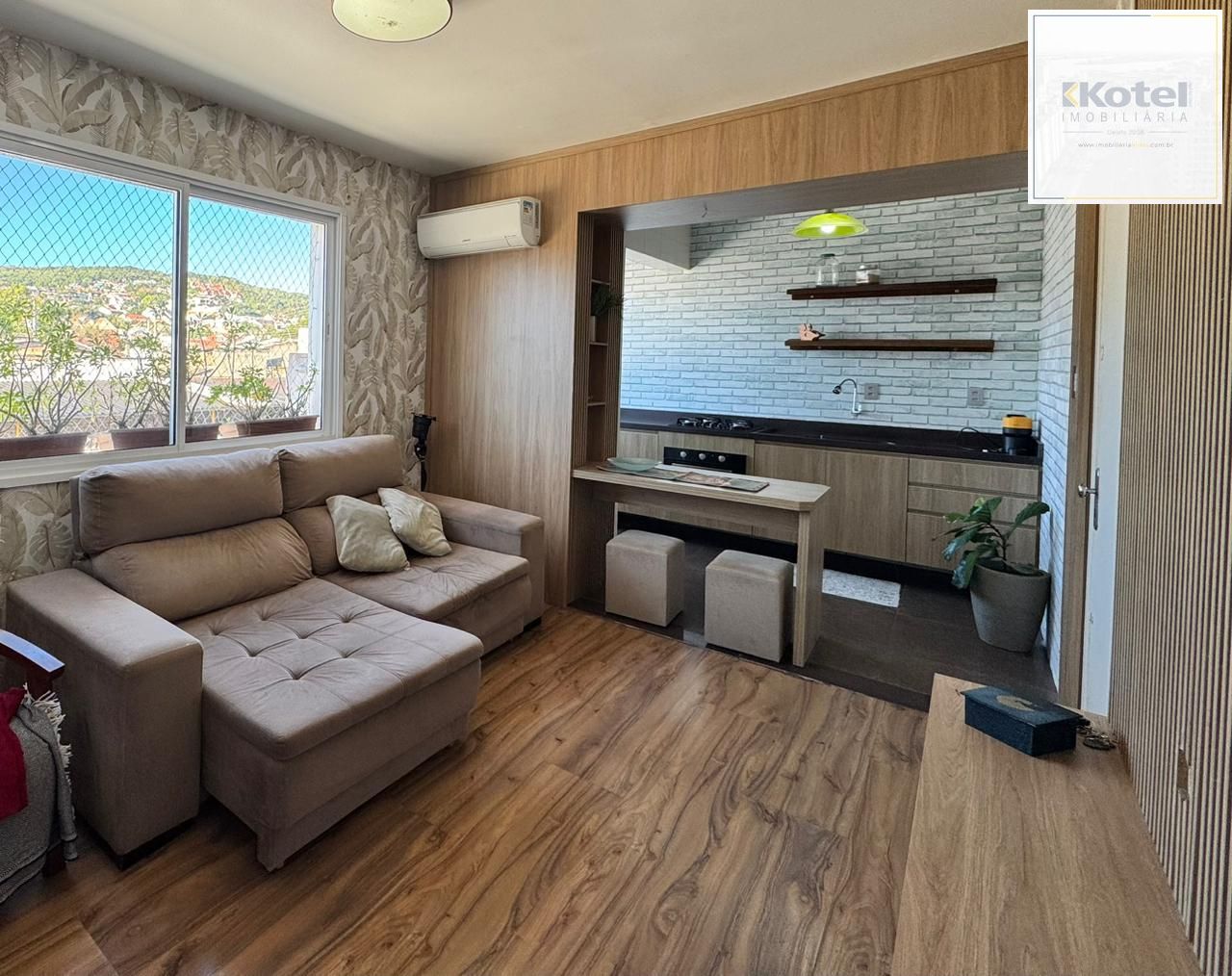 Apartamento de 01 dormitório, semimobiliado
