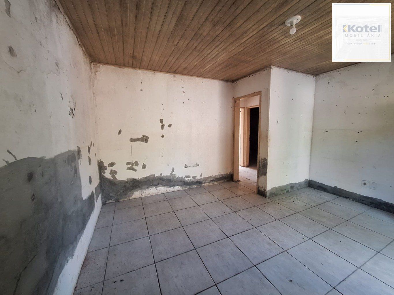 Casa de 2 dormitórios e 2 vagas de garagem em Canoas.