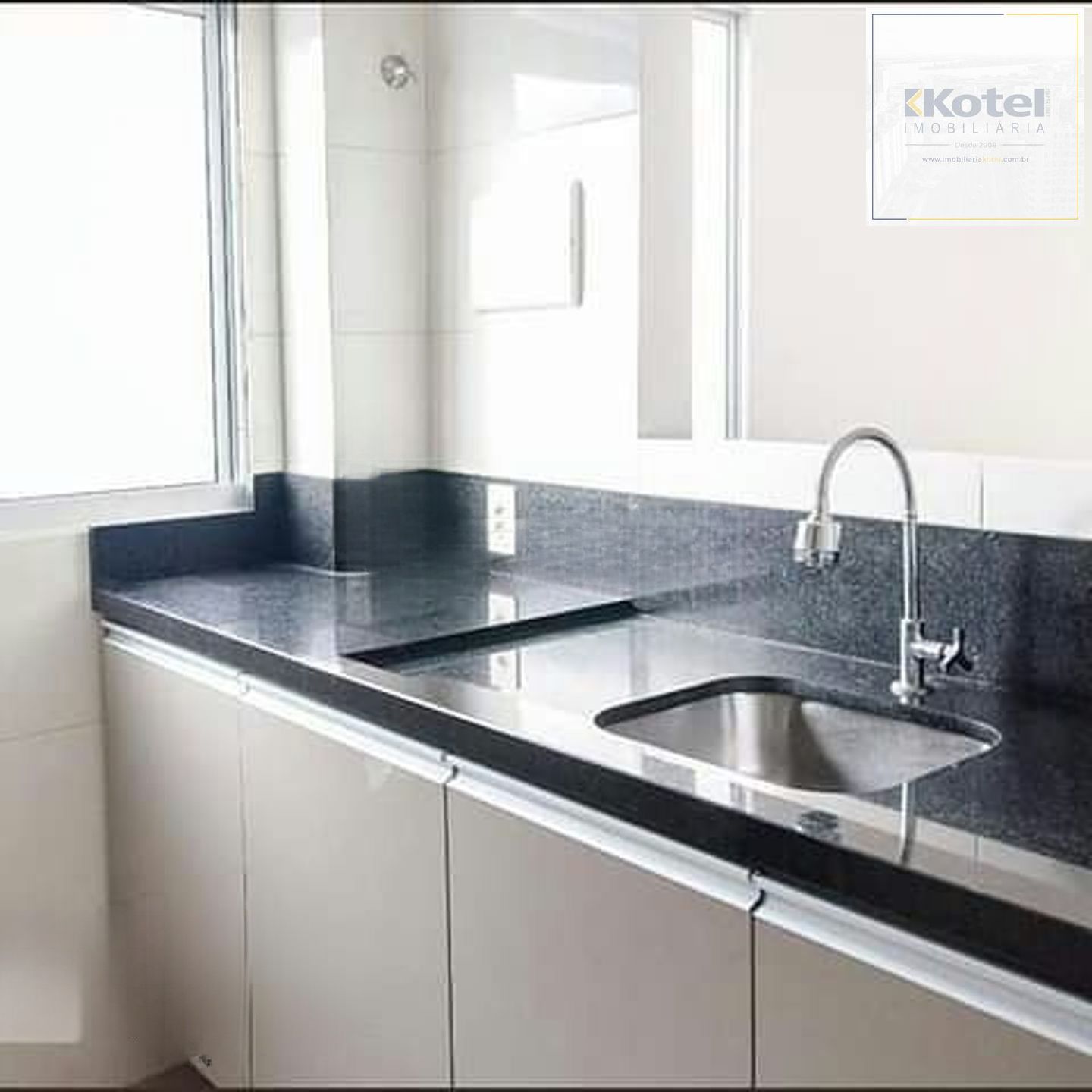 Apartamento de 2 quartos, piscina e 1 vaga de garagem em Canoas.