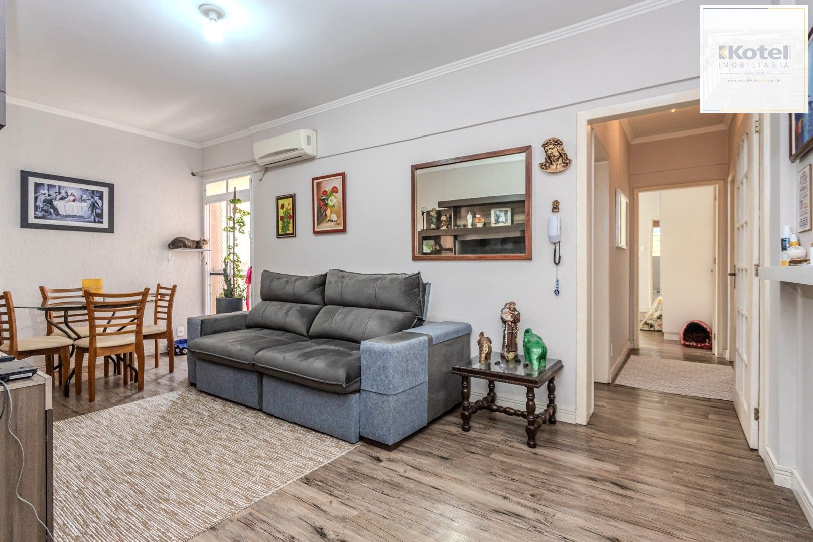 Apartamento MOBILIADO no Centro de 2 dormitórios e vaga — foto 3