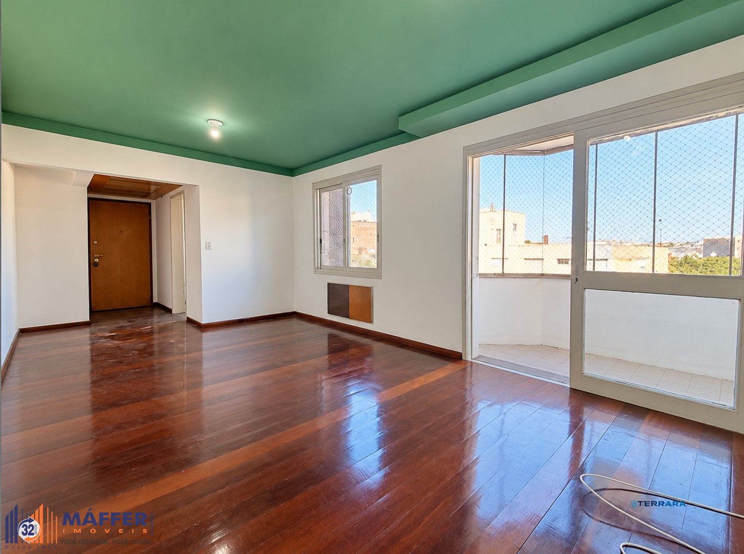 Apartamento com 2 quartos e 1 vaga à venda em Centro Histórico.