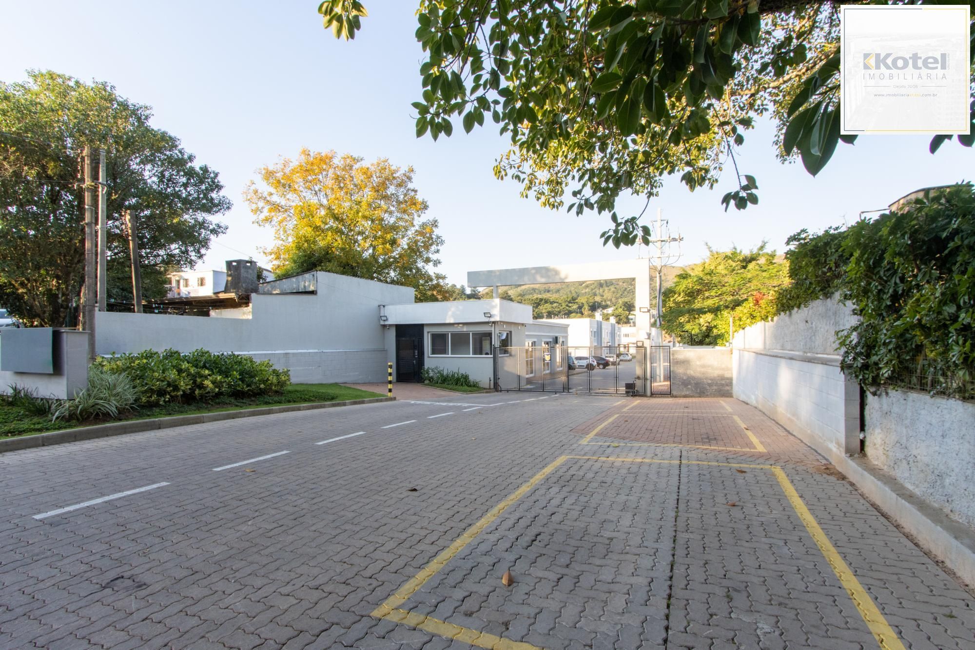 CASA EM CONDOMINIO FECHADO PARA VENDER  NO BAIRRO CAMPO NOVO - 02 QUARTOS - 01 VAGA