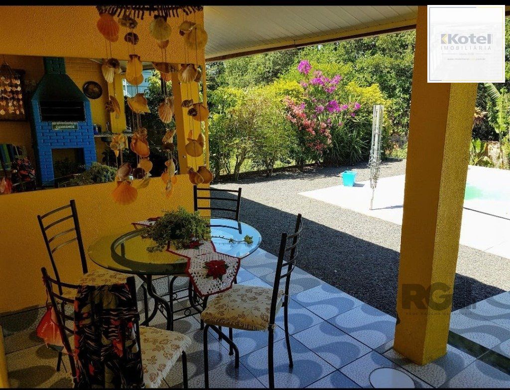 Casa no Condomínio Cantegrill em Viamão