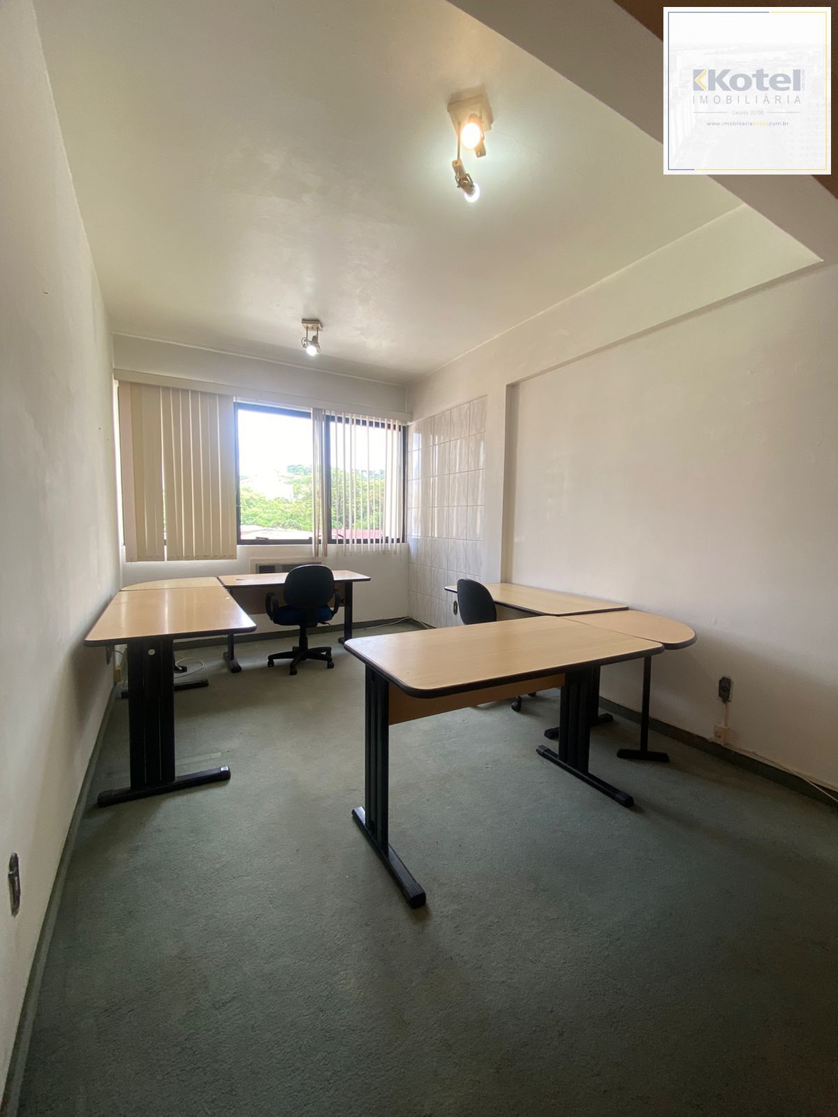 Sala Comercial à Venda na Avenida Teresópolis – Excelente Oportunidade