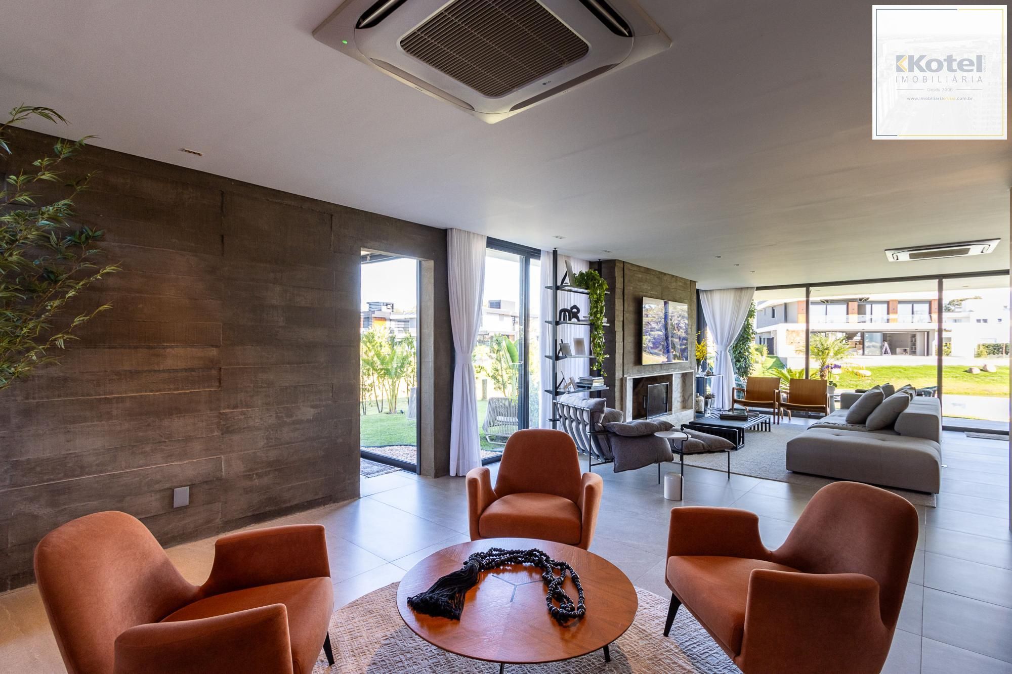 Casa em Condominio com 348m, 3 suites, 4 vagas de garagem em lote Molhado no Condominio Peninsula Ponta da Figueira.