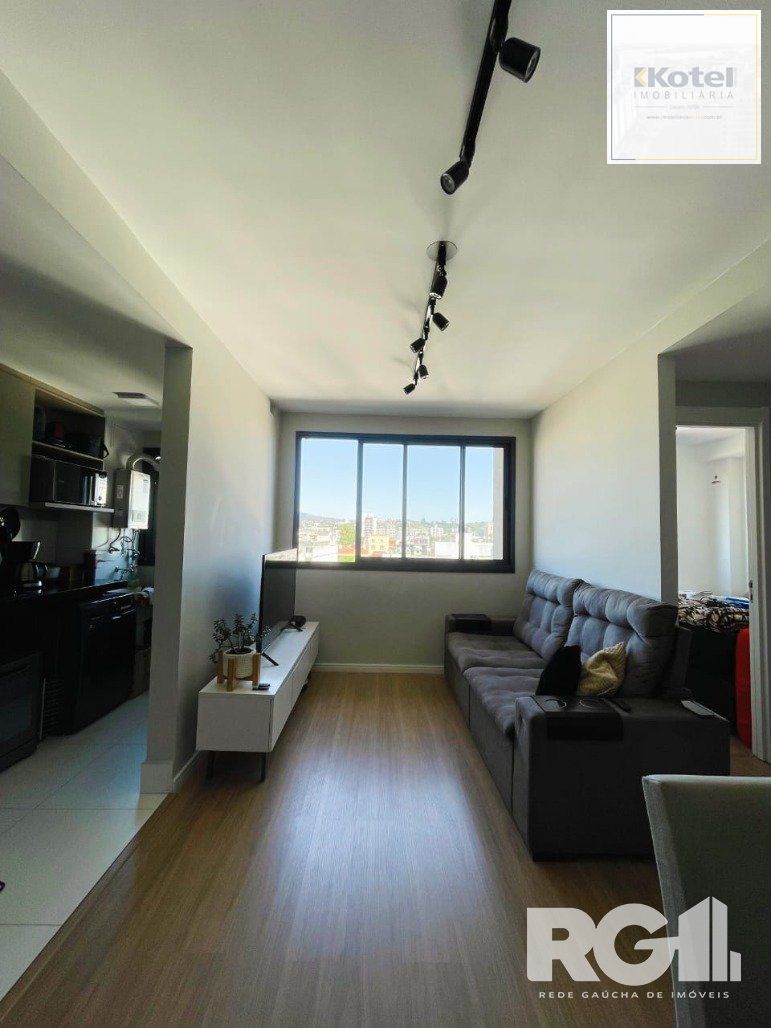 Apartamento, 2 Quartos Semimobiliado, churrasqueira, 1 vaga - Menino Deus