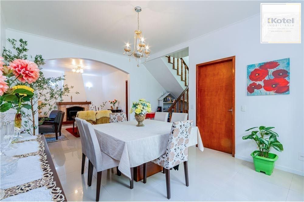 Ampla casa com 3 Dormitórios e Pátio Próximo a Adda Mascarenhas
