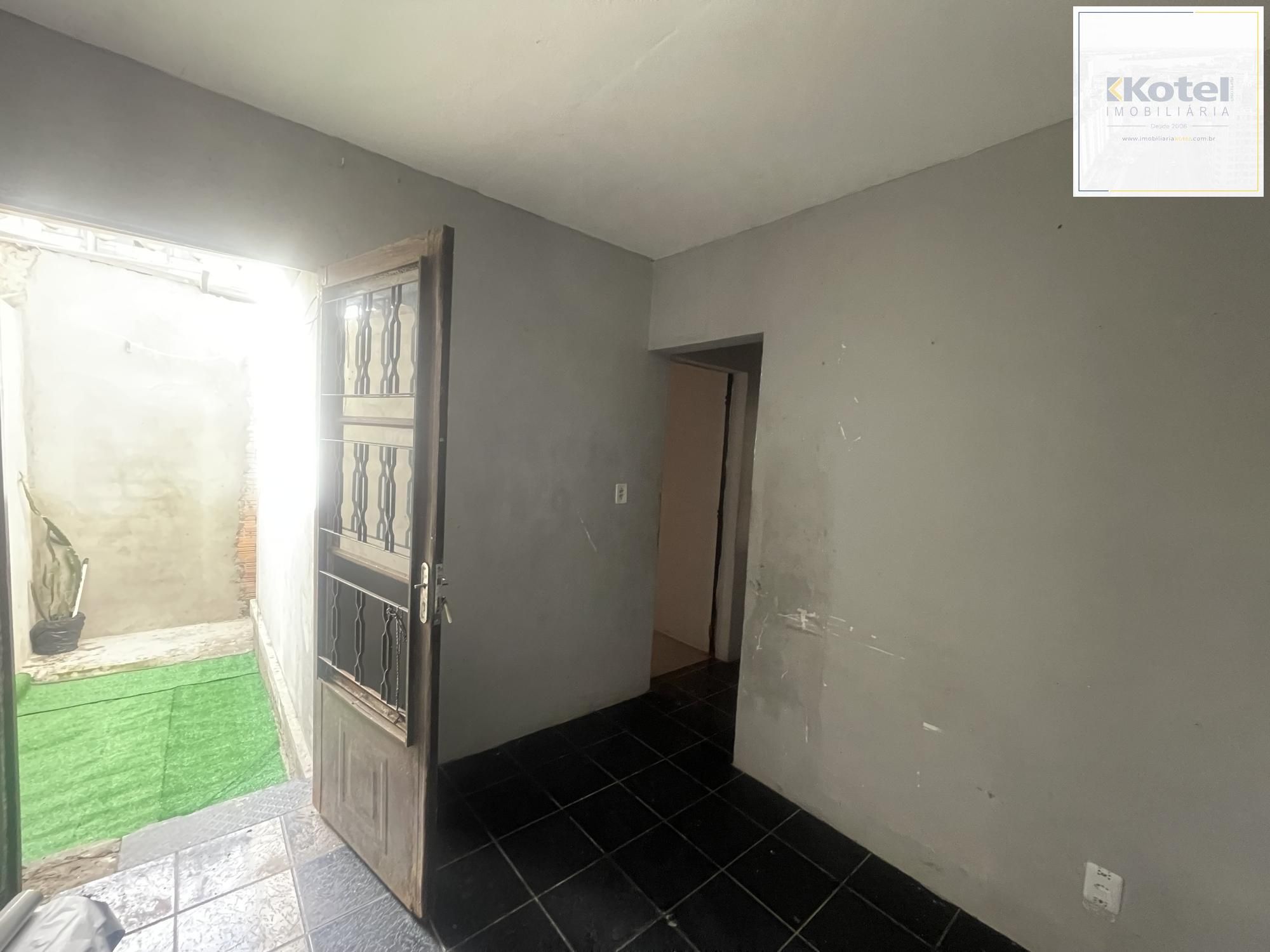 Apartamento 48m² Bairro Maria Regina Térreo com pequeno pátio Alvorada