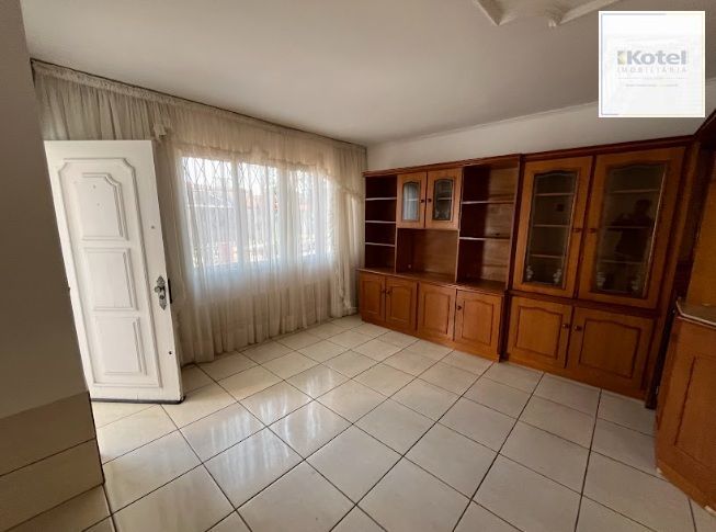 Casa Térrea com Piscina, 3 Dormitórios e Possibilidade para 4º Dormitório Venda
