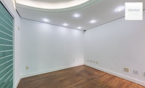Prédio comercial com loja no bairro Rio Branco com 237m²