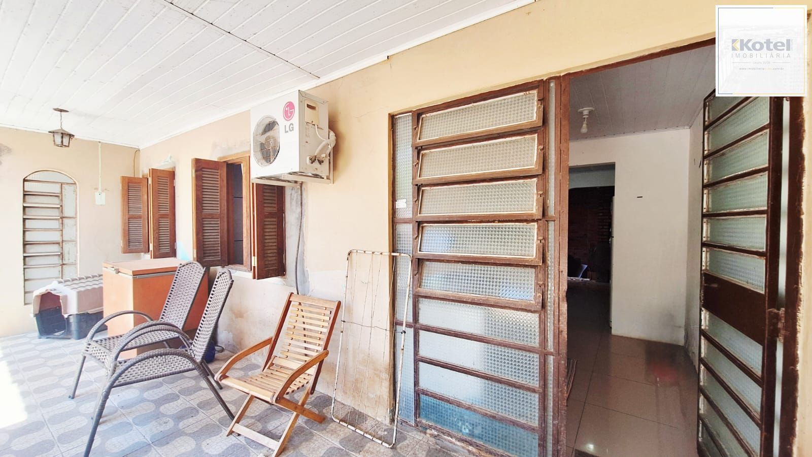 Se você procura uma casa com pátio e churrasqueira  para receber sua família e amigos , aqui é seu lugar!