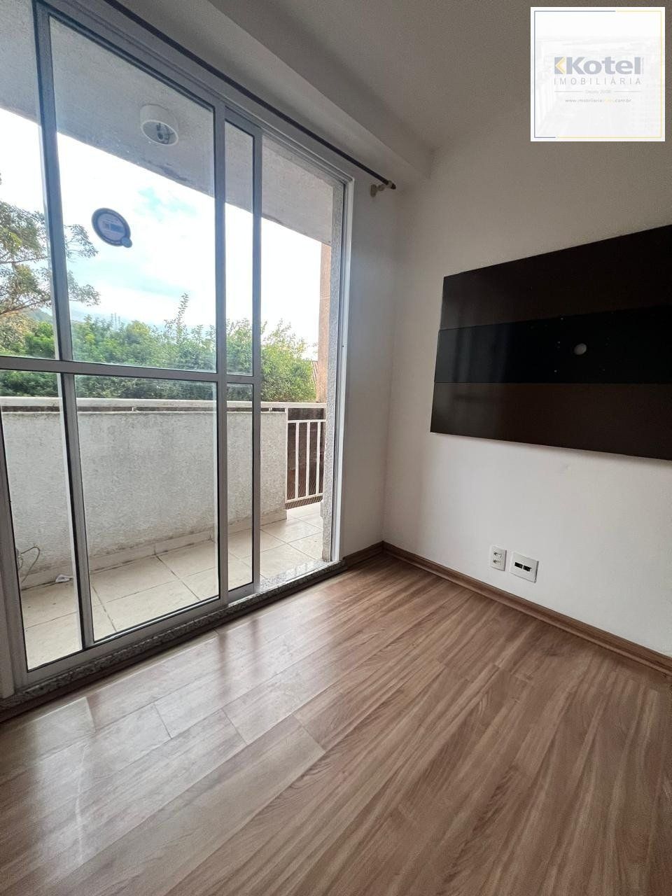 Apartamento 2 Dormitórios, com Elevador e Vaga no Morro Santana — foto 3