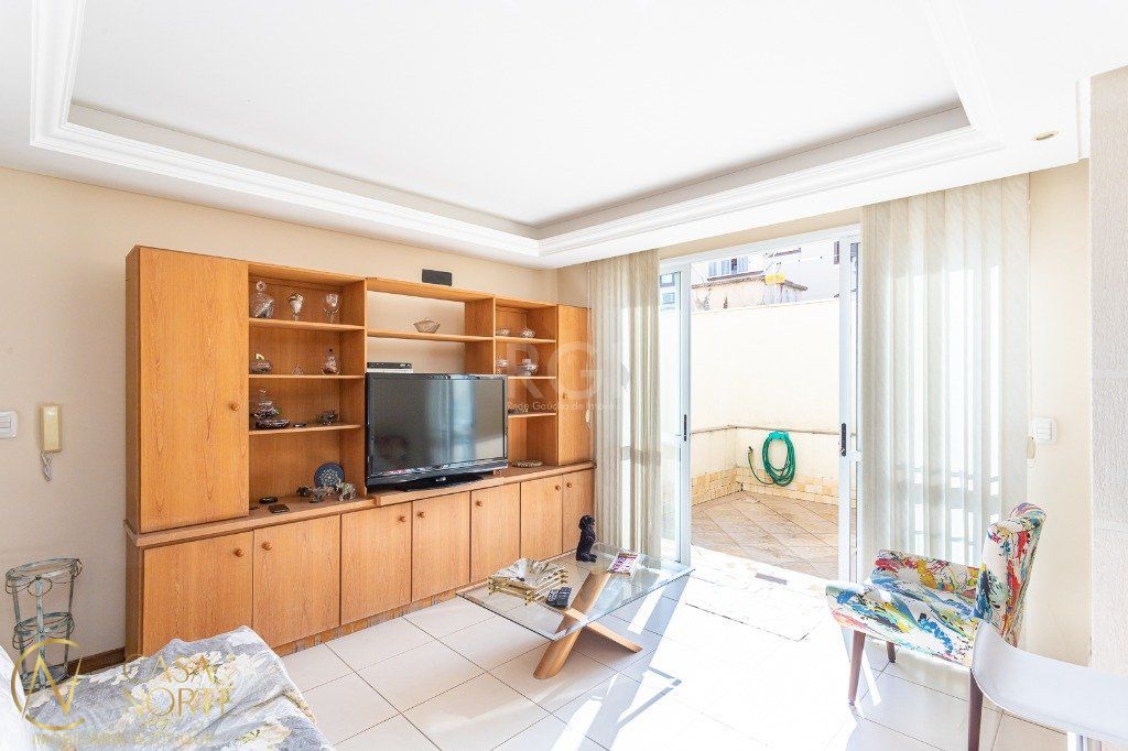 Apartamento à venda com 2 quartos, 74m², 1 suíte, 1 vaga, Rua Surupa no bairro Jardim  Botânico em Porto Alegre