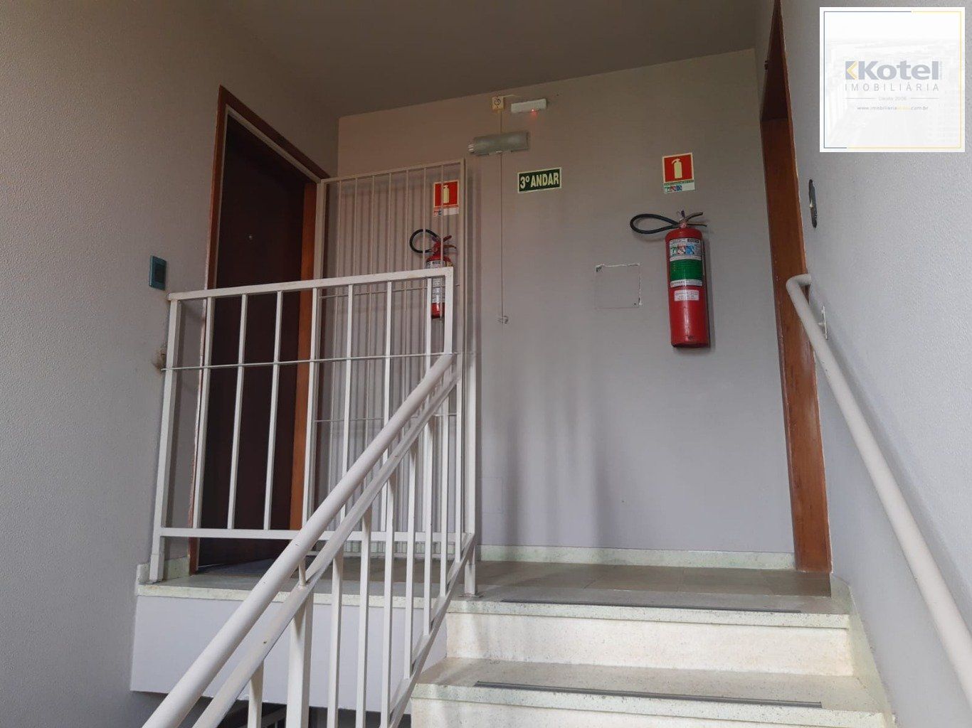 Apartamento Duplex de 2 dormitórios,  1 vaga de garagem em Cachoeirinha.