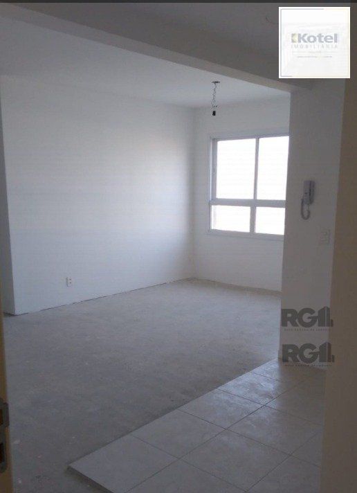 Apartamento com 75m² privativos, 3 dormitórios sendo 1 suíte, living dois ambientes,  imóvel arejado e iluminado.