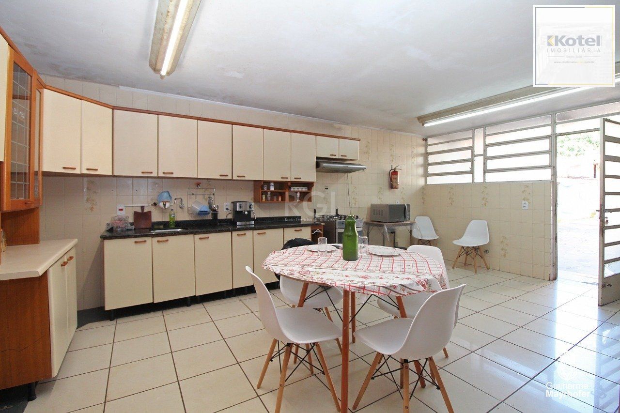 Casa para Venda - 526.64m², 4 dormitórios, sendo 2 suites, 4 vagas - Teresópolis — foto 2