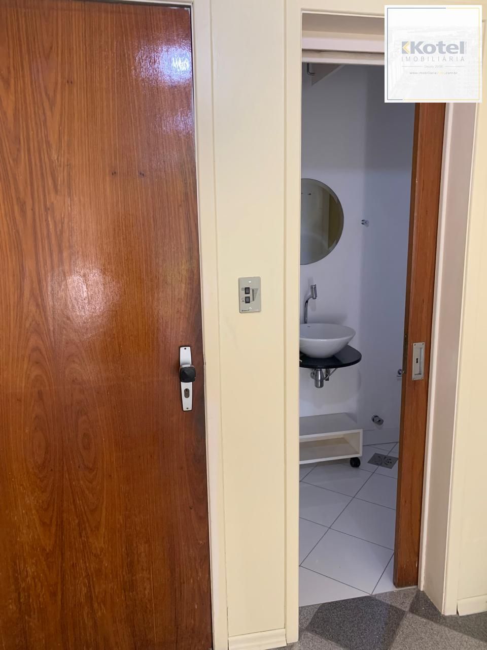 Sala Comercial na Av. Plínio Brasil Milano por R$ 110 Mil!
