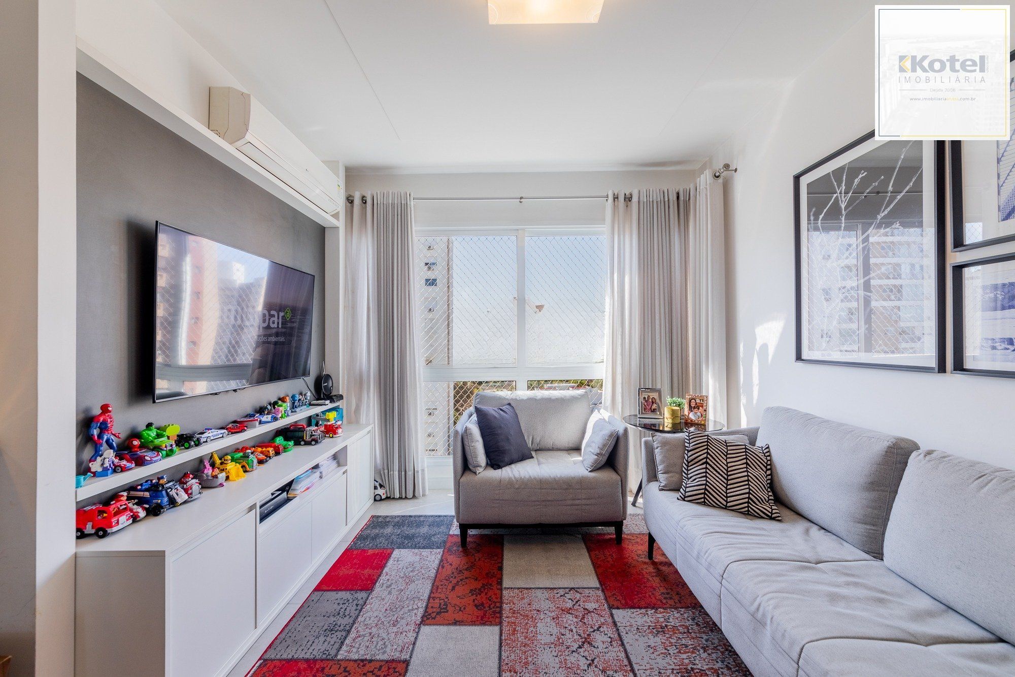 Apartamento com 3 quartos e 79m² à venda em Passo da Areia - Rua Bezerra De Menezes, Passo Da Areia, Porto Alegre