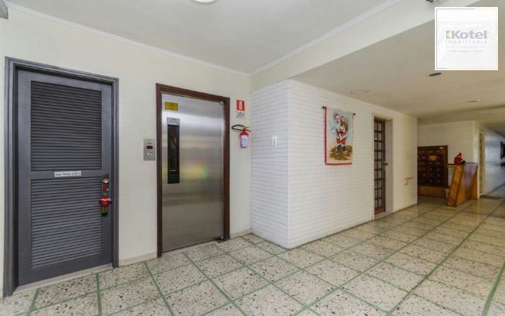 Apartamento tipo casa suspensa a venda bairro Bom Fim
