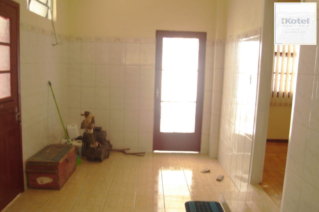 Vende Casa térrea com ótimo pátio - Ótima localização próximo do Hospital Conceição, supermercados, escolas, shopping — foto 4