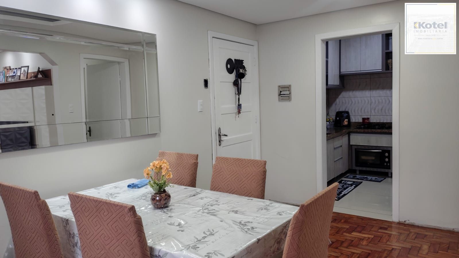 Apartamento de 3 dormitórios com vaga de garagem coberta e escriturada no bairro Partenon. — foto 4